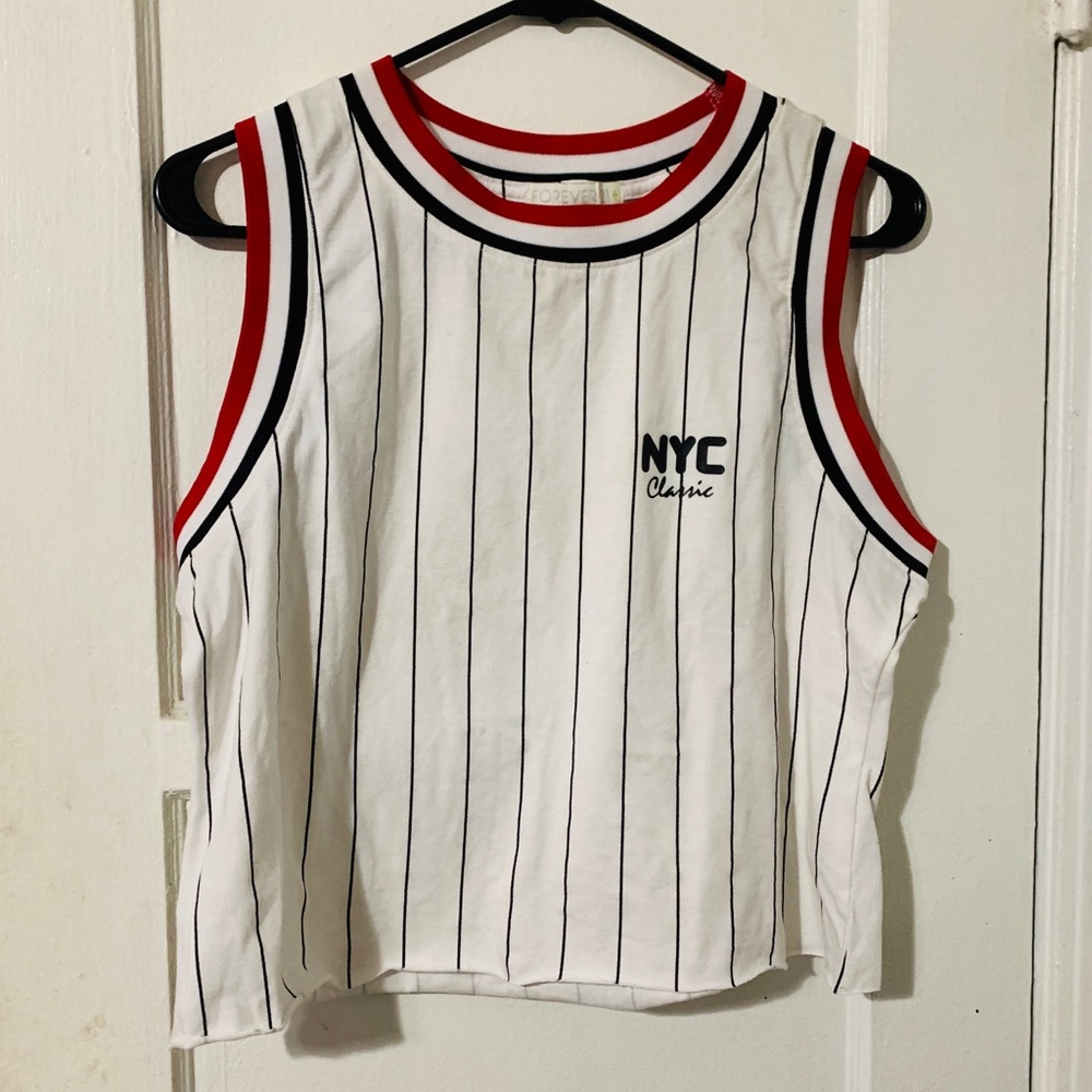 Sporty crop top